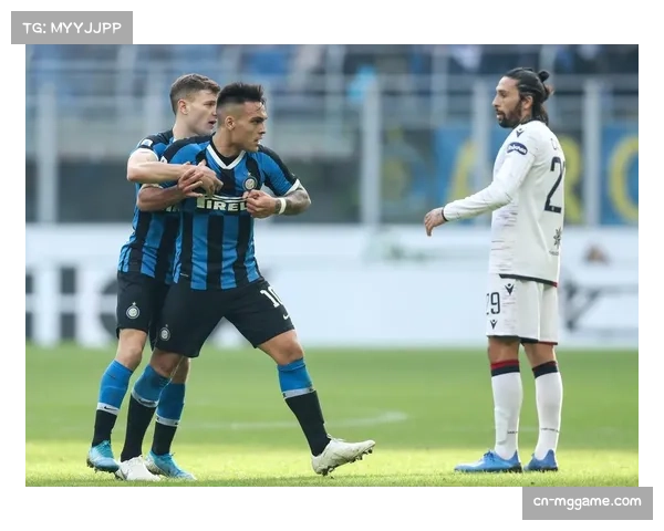 转播镜头捕捉：米兰德比中，国米后卫巴斯托尼高声指挥什克里尼亚尔进行防守切换。